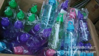 2017江湖地?cái)偙?摔不破太空杯的5元生意經(jīng)